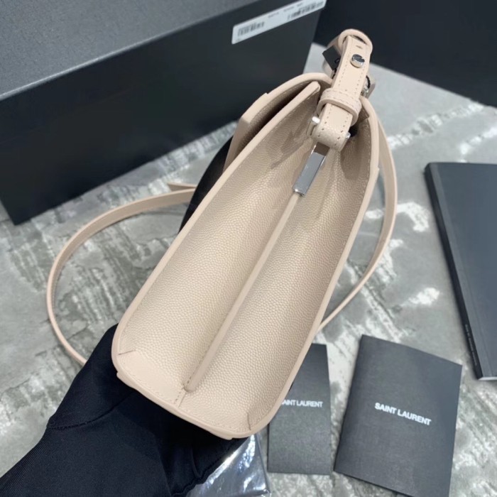 Handbags SAINT LAURENT 602716 size 20x16x7.5 cm