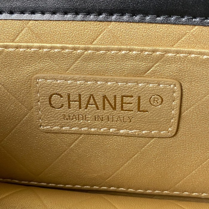 Handbag Chanel AS2714 size 12×20×6 cm