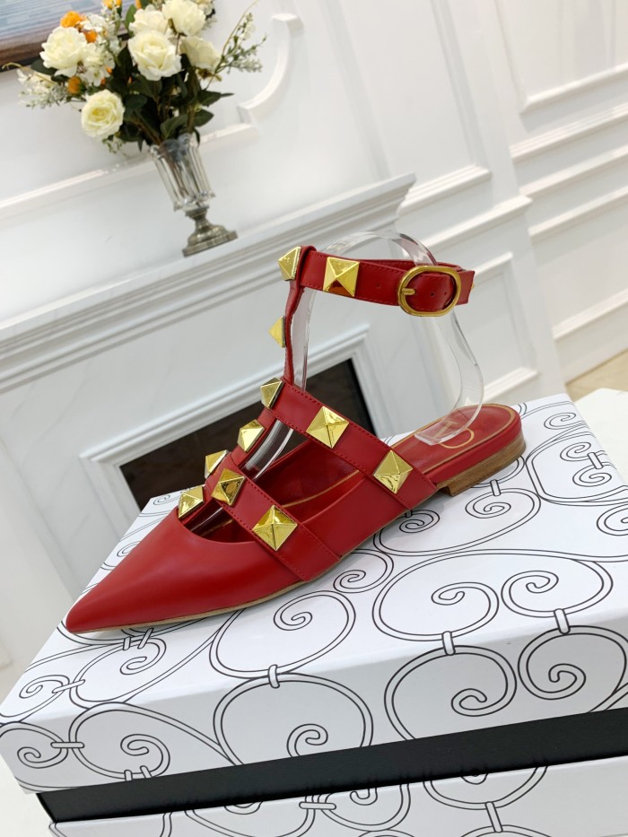 VALENTINO GARAVANI Roman Stud WOMEN 33