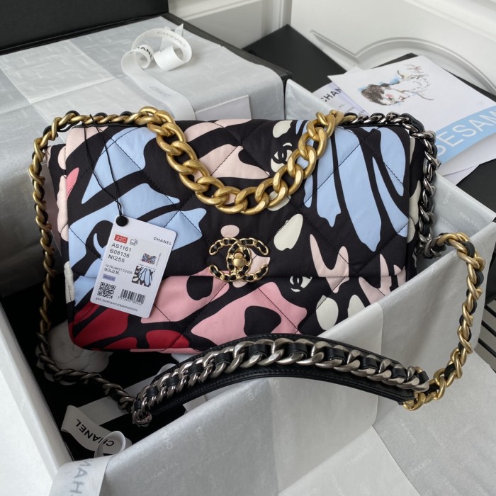 Handbag Chanel size 26/30 cm