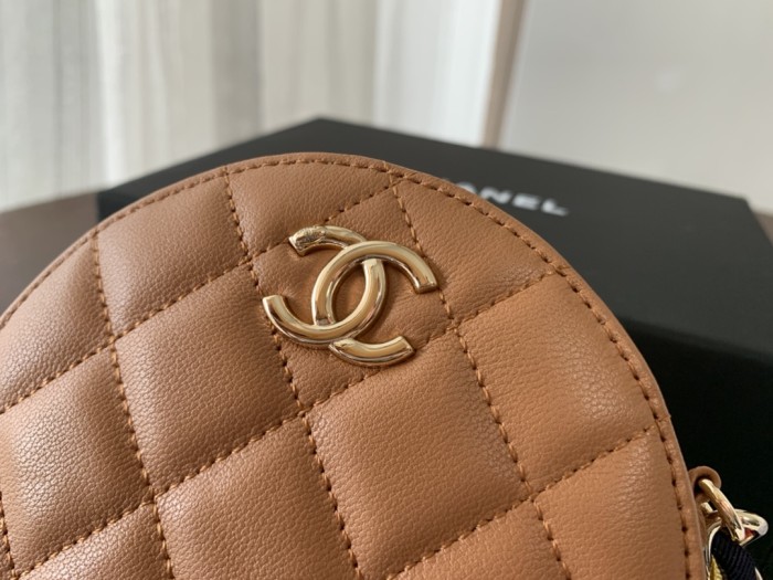 Handbag Chanel 2055 size 12cmx12cmx4.5 cm