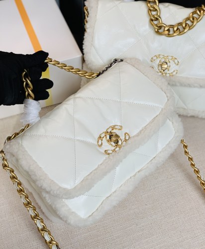 Handbag Chanel As1160 size 26×16×9 cm