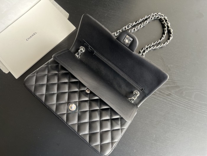 Handbag Chanel size 28 cm