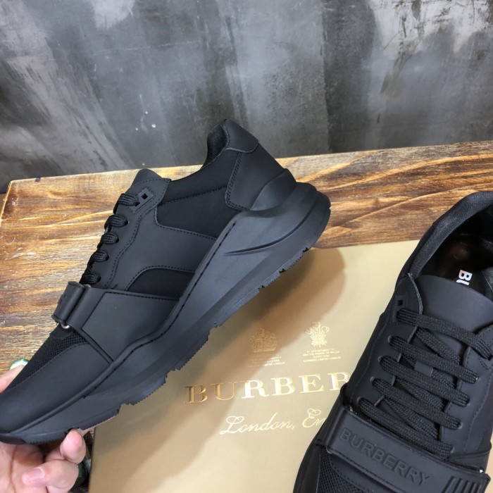 Burberry Vintage Sneaker 22