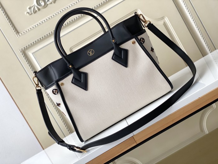 Handbag Louis Vuitton M59842 size 30.5 x 24.5 x 14 cm