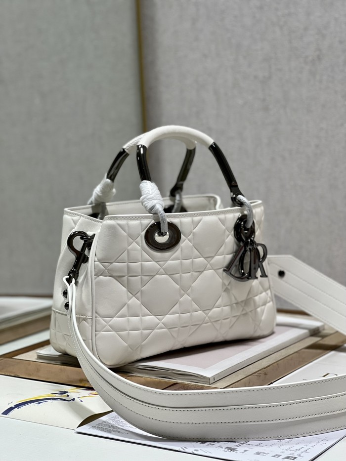Handbag Dior 1202 size 28×28×9.5 cm
