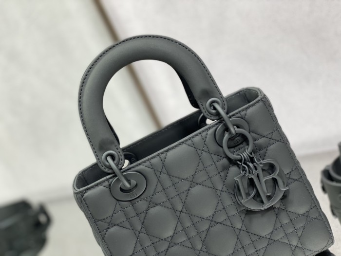 Handbag Dior size 20 cm