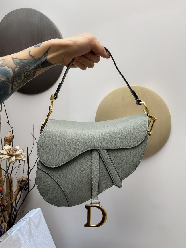 Handbag Dior size 25.5 x 20 x 6.5 cm