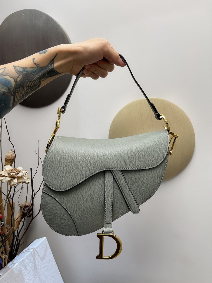 Handbag Dior size 25.5 x 20 x 6.5 cm