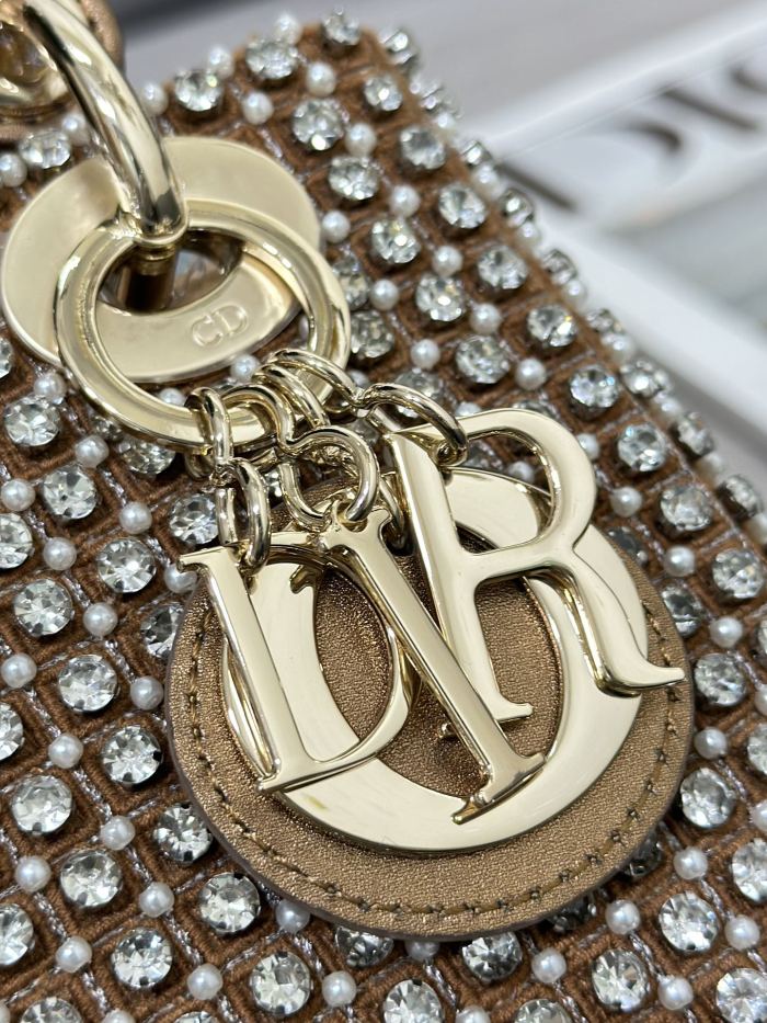 Handbag Dior M0505 size 17 x 15 x 7 cm