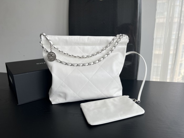 Handbag Chanel size 35cmx37cmx7 cm