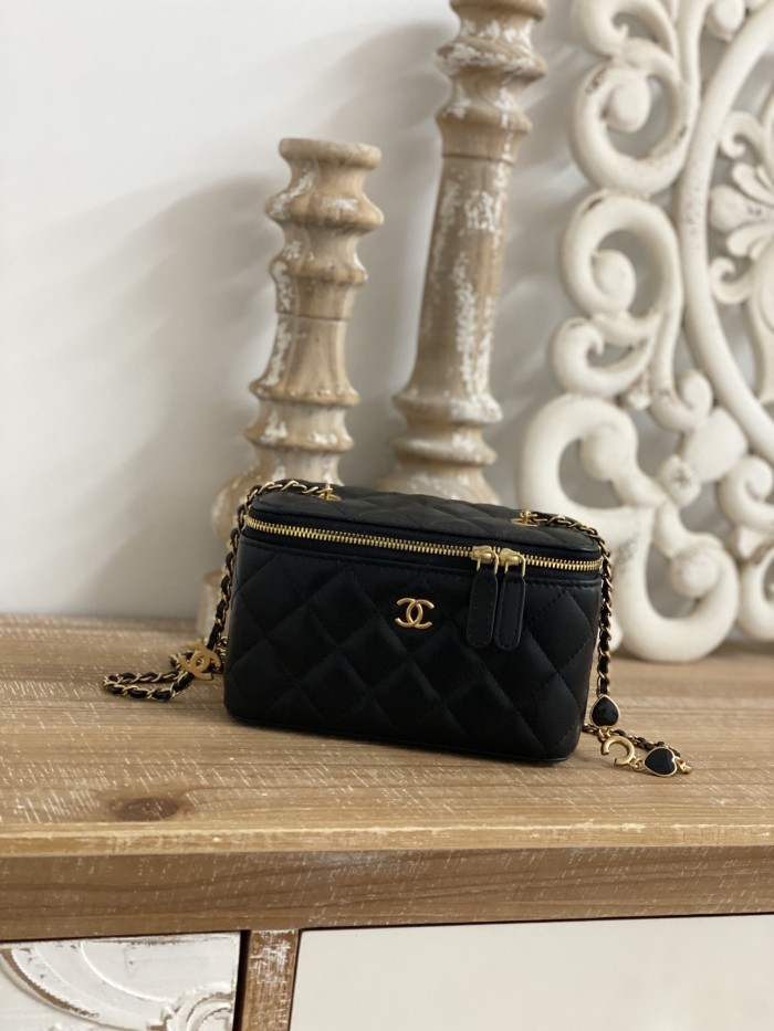 Handbag Chanel 81226 size 16.5 cm