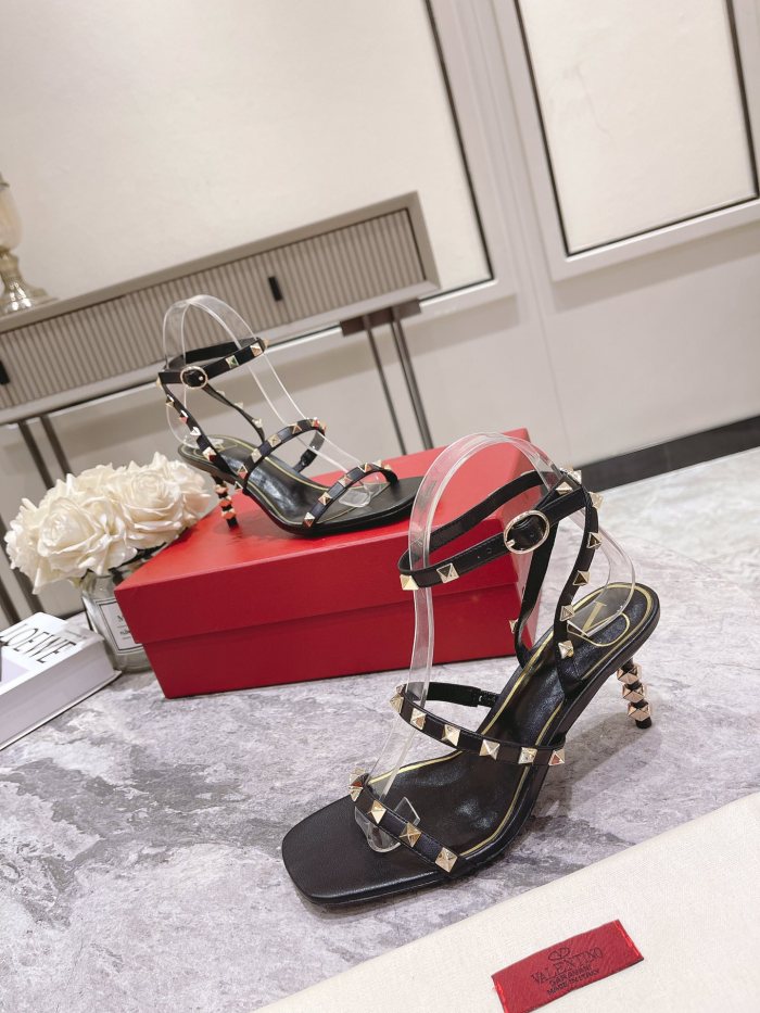 VALENTINO GARAVANI Rockstud WOMEN 4