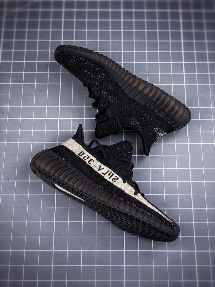 adidas Yeezy Boost 350 V2 Core Black White