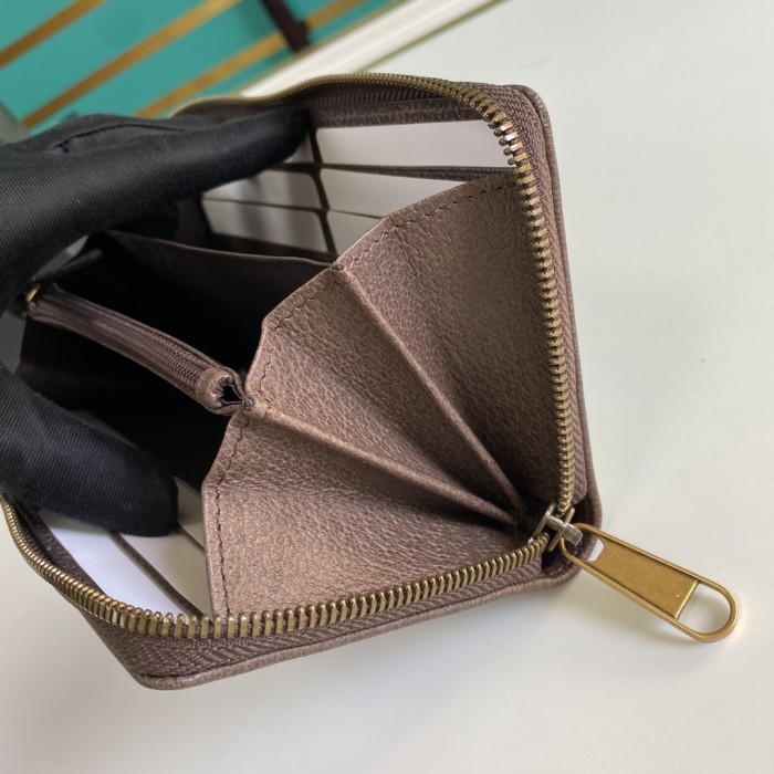 Handbag Gucci 647940 size 19*10.5*2.5 cm