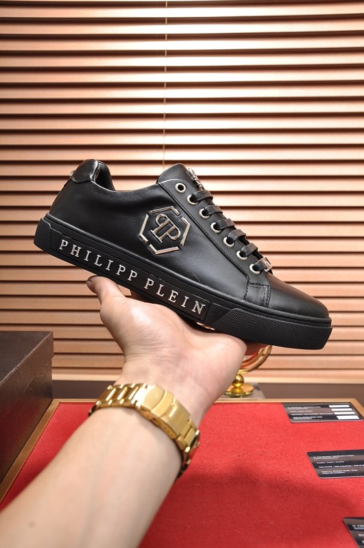 Philipp Plein Low Top Sneakers 35