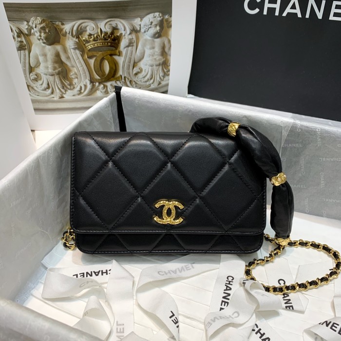 Handbag Chanel 82236 size 19 cm