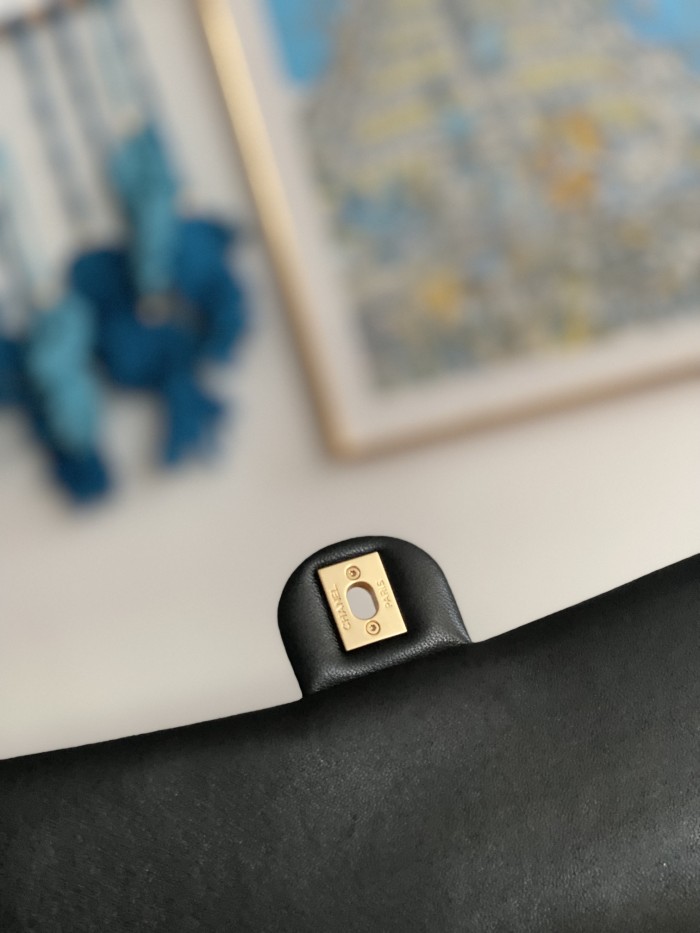 Handbag Chanel AS3609 size 16x25x10 cm