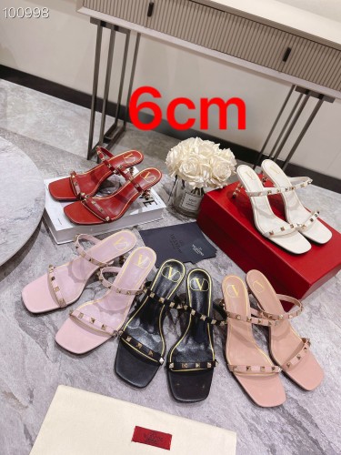 VALENTINO GARAVANI Rockstud WOMEN 3