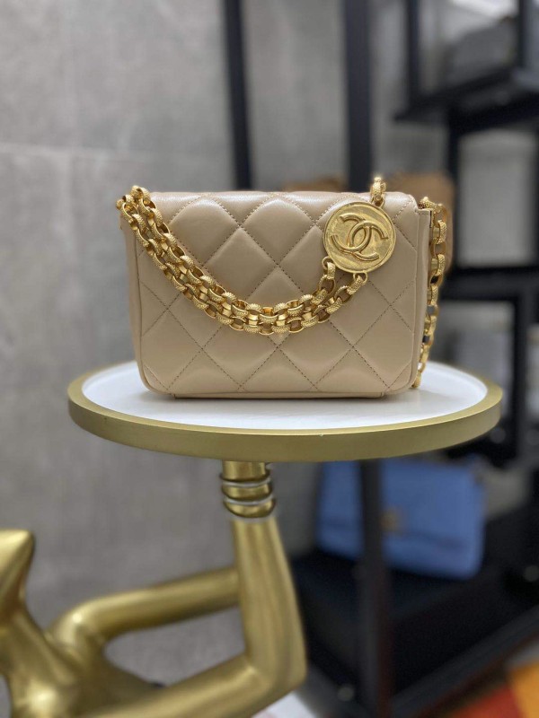 Handbag Chanel AS2189 size 14x17.5x6 cm