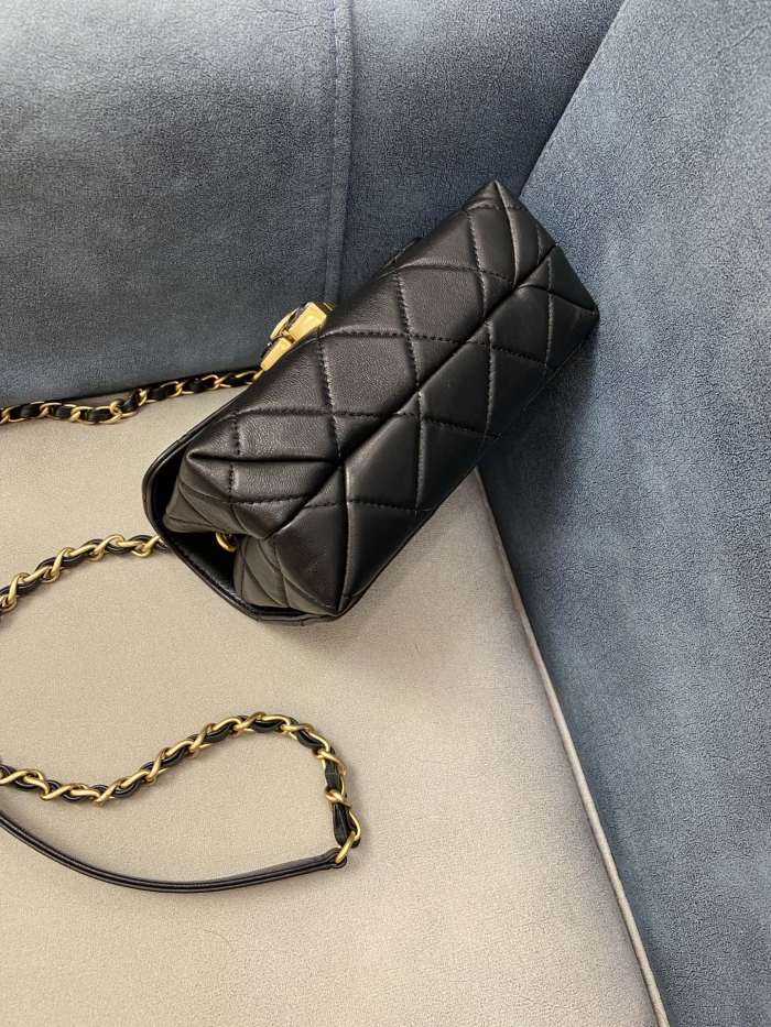 Handbag Chanel AS2633 size 18 7 12 cm