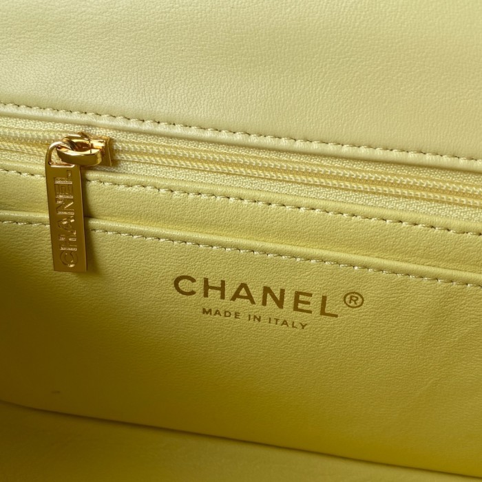 Handbag Chanel size 17 cm