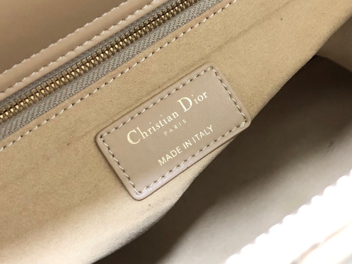 Handbag Dior M0566 size 32*25*11 cm