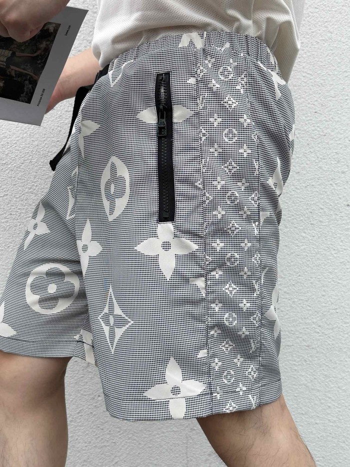 Clothes Louis Vuitton 400