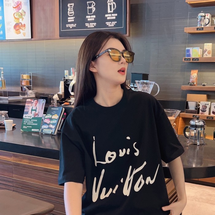 Clothes Louis Vuitton 382