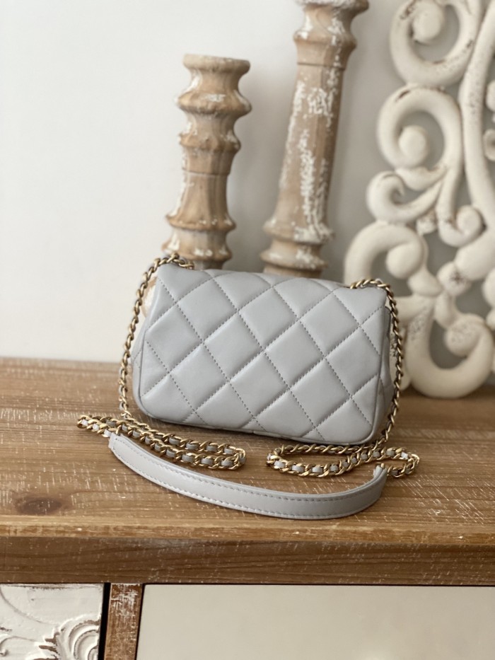 Handbag Chanel 3473 size 13*18*6 cm