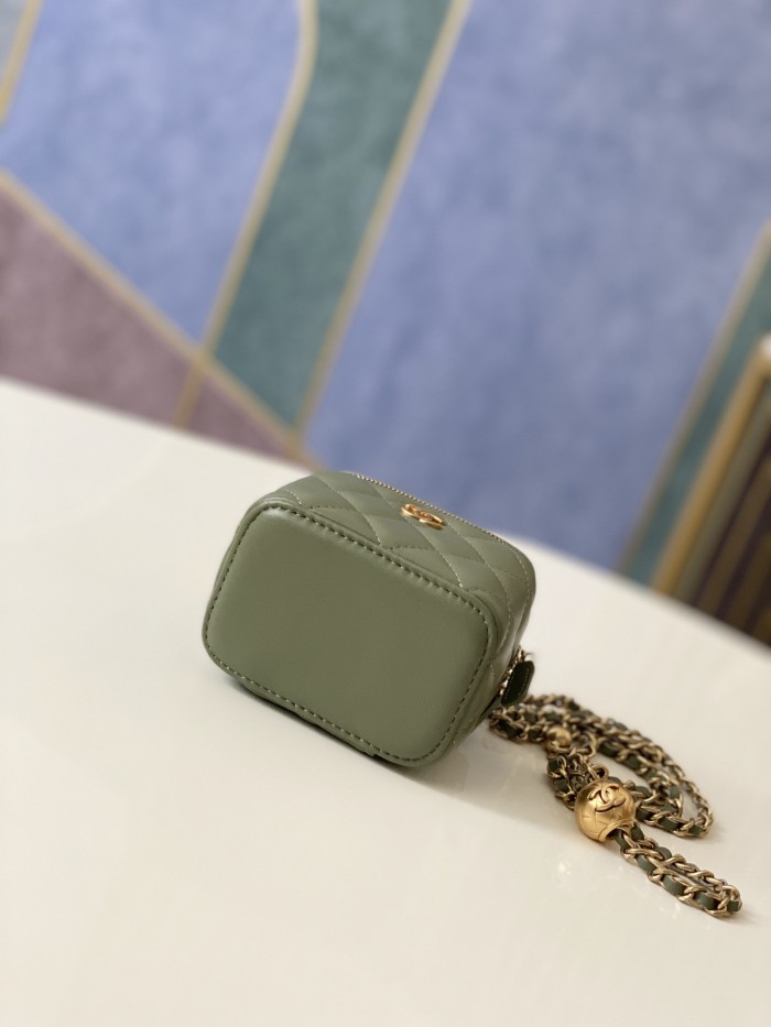 Handbag Chanel 81136 size 10.5 8.5 7 cm