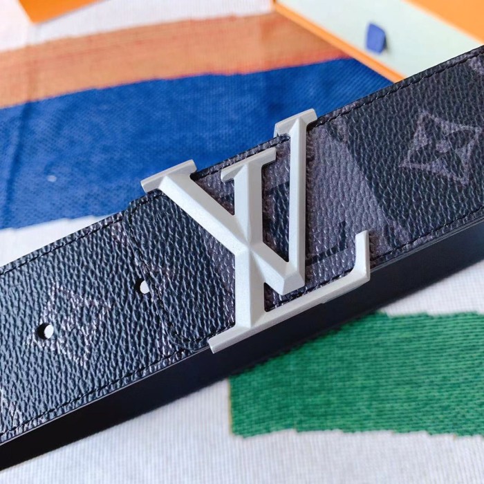 Louis Vuitton Belt 2 (width 4cm)