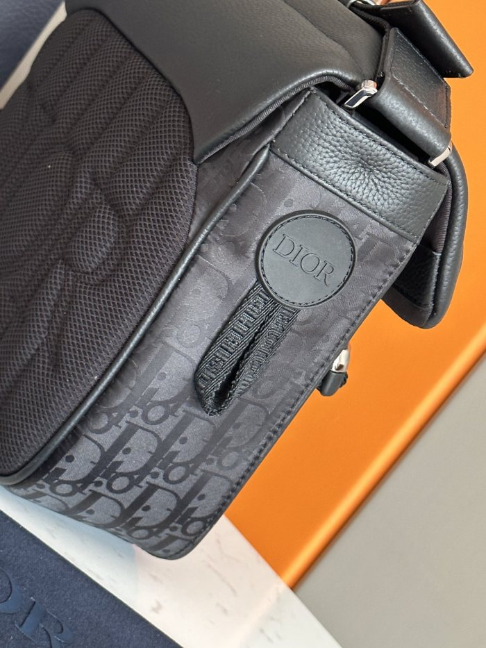 Handbag Dior 86035 size 31 x 21 x 8 cm