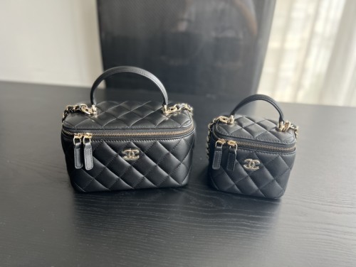 Handbag Chanel size 17 cm