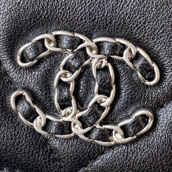 Handbag Chanel size 19 cm