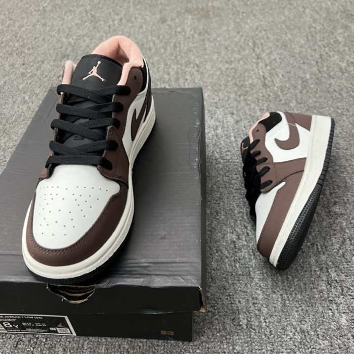 Jordan 1 Low Mocha