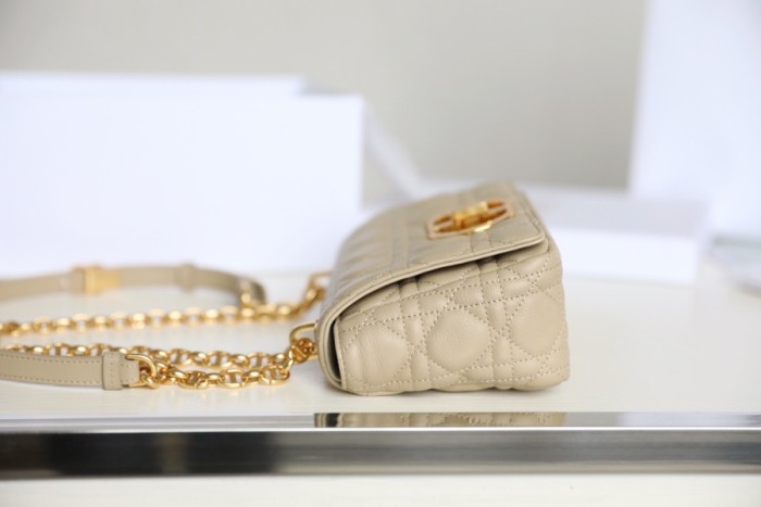 Handbag Dior size 20x12x7 cm