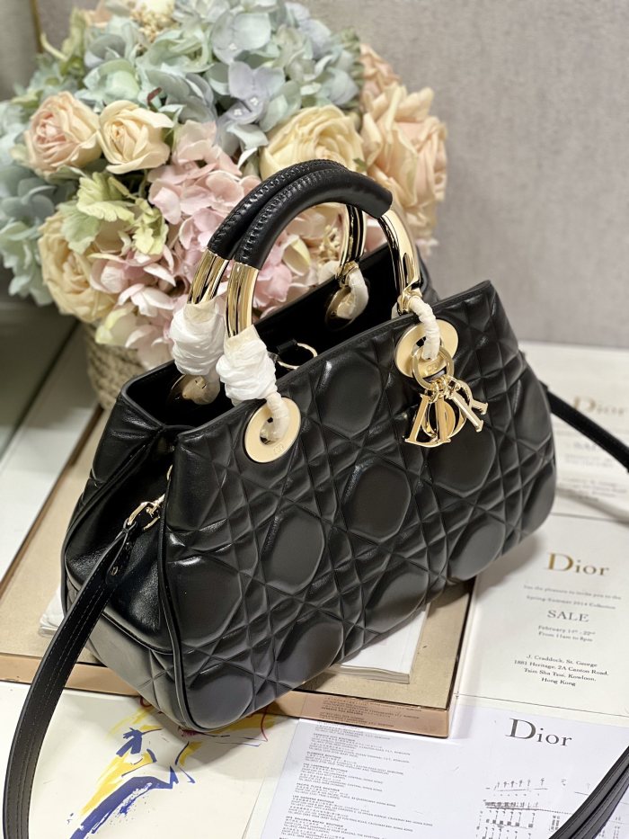 Handbag Dior 0062 size 30*18.5*11.5 cm