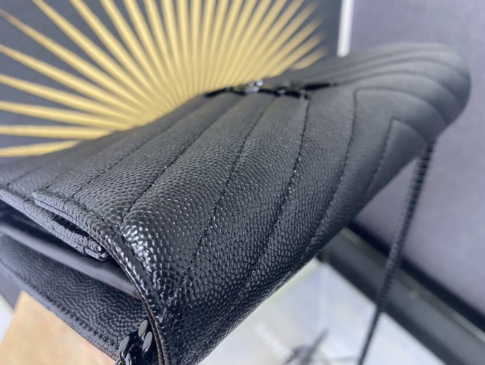 Handbags SAINT LAURENT 377828 size 22.5x14x4 cm