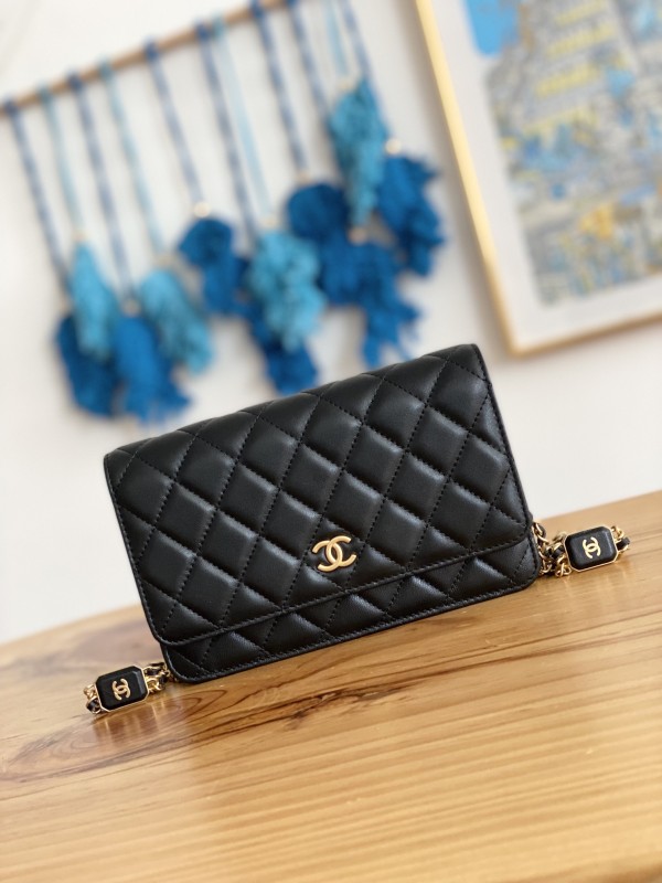 Handbag Chanel 81217 size 19.2 12.3 3.5 cm