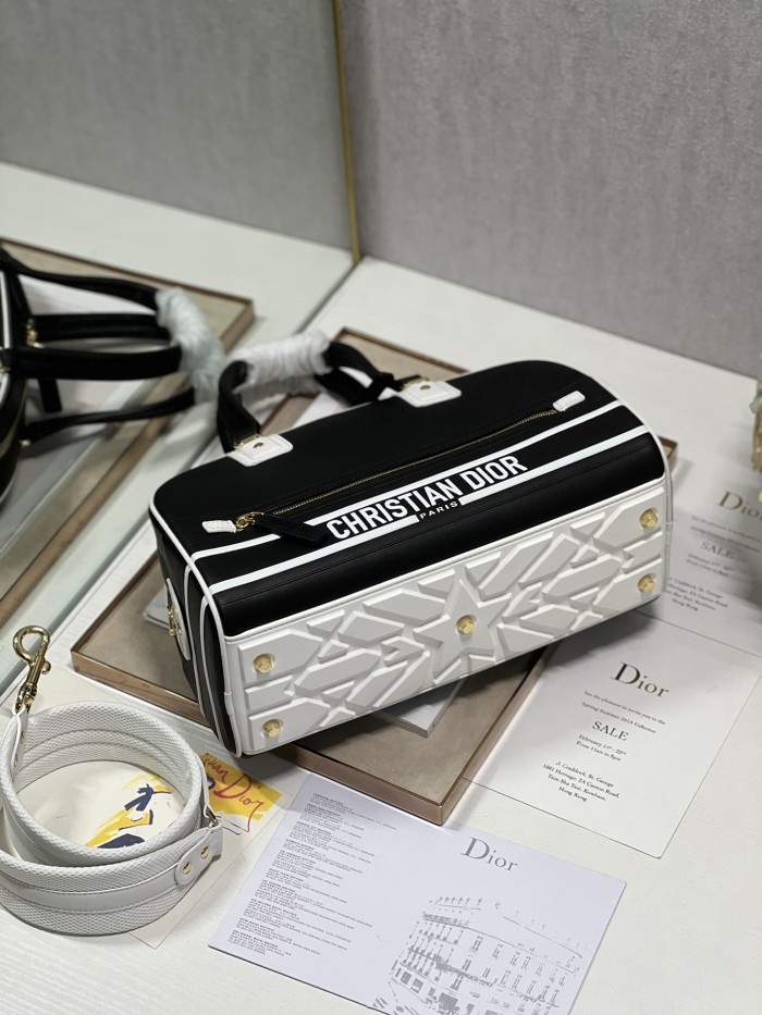 Handbag Dior size 34×18×15 cm