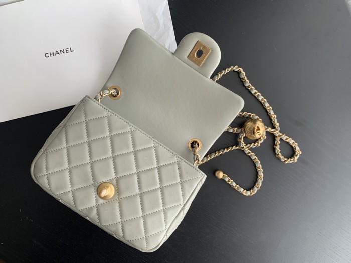 Handbag Chanel size 17 cm