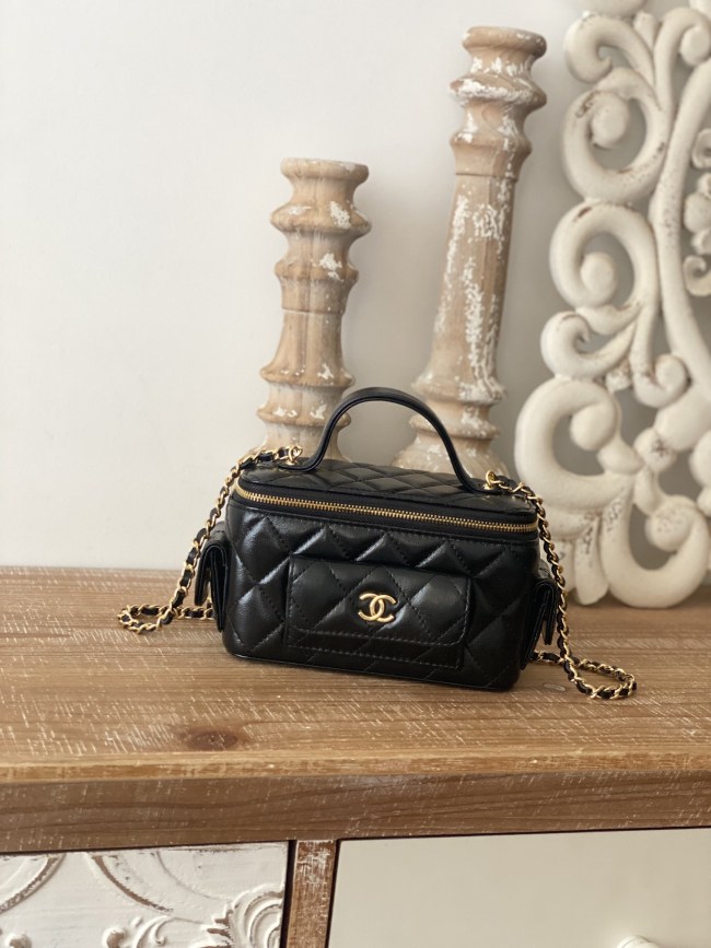 Handbag Chanel 81231 size 10*17*8.5 cm