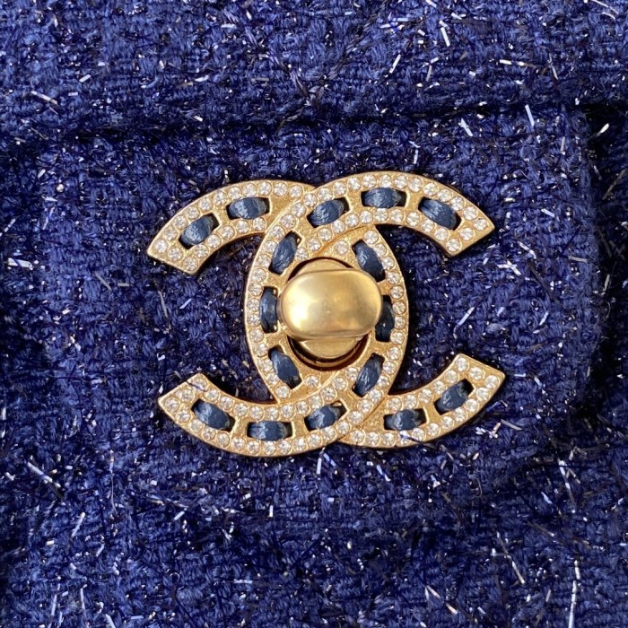 Handbag Chanel AS2820 size 25.5*6.5*16 cm.