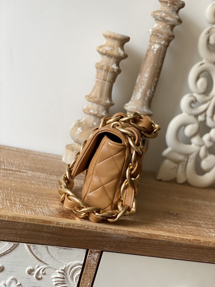 Handbag Chanel 3214 size 17*21*6 cm