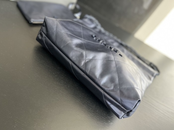 Handbag Chanel size 35cmx37cmx7 cm