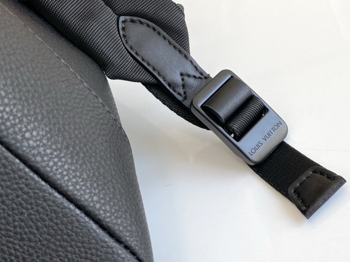 Handbag Louis Vuitton M58644 size 30 x 42 x 17 cm