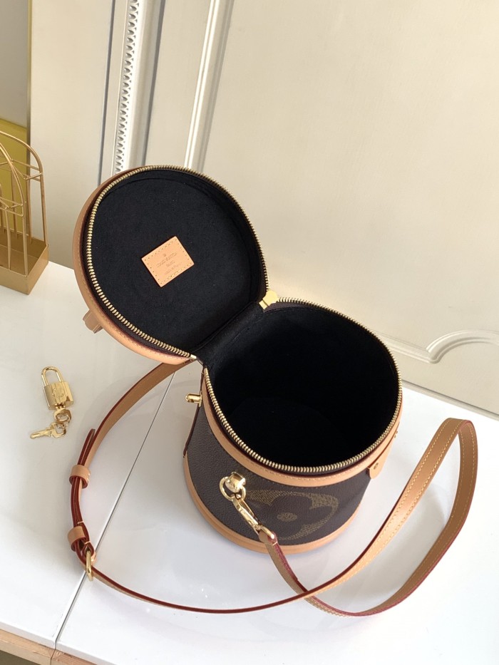 Handbag Louis Vuitton M44603 size 15.0 x 17.0 x 15.0 cm