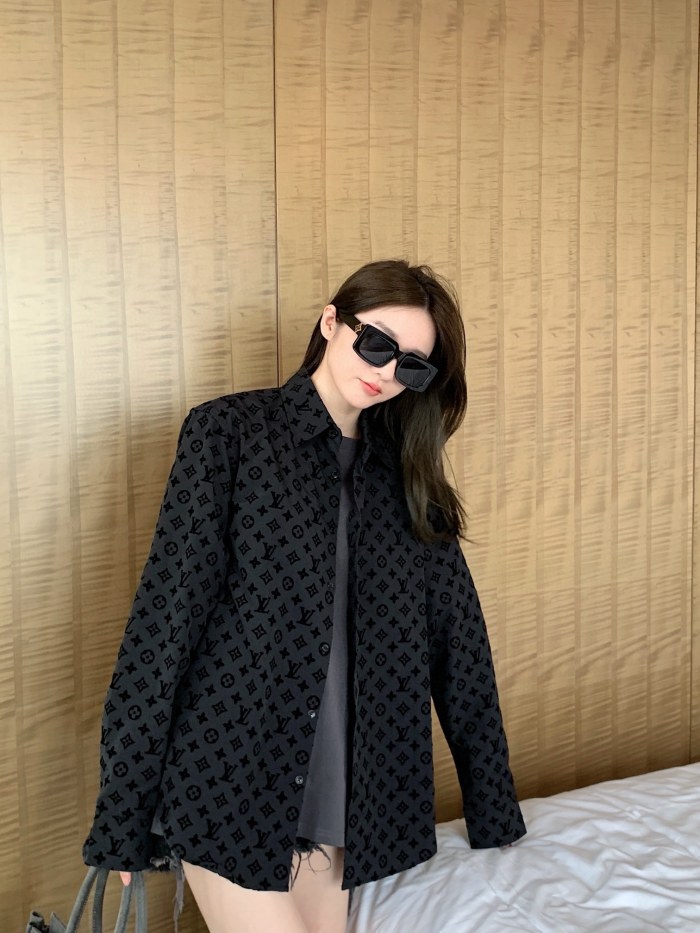 Clothes Louis Vuitton 402