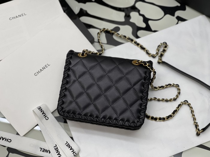 Handbag Chanel size 15*19*6* cm